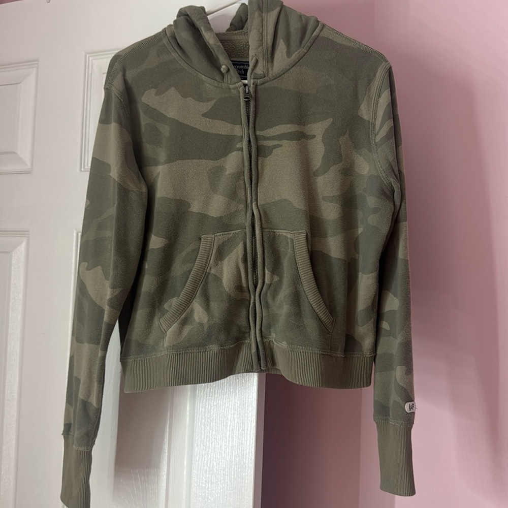 Abercrombie & Fitch zip up sweater